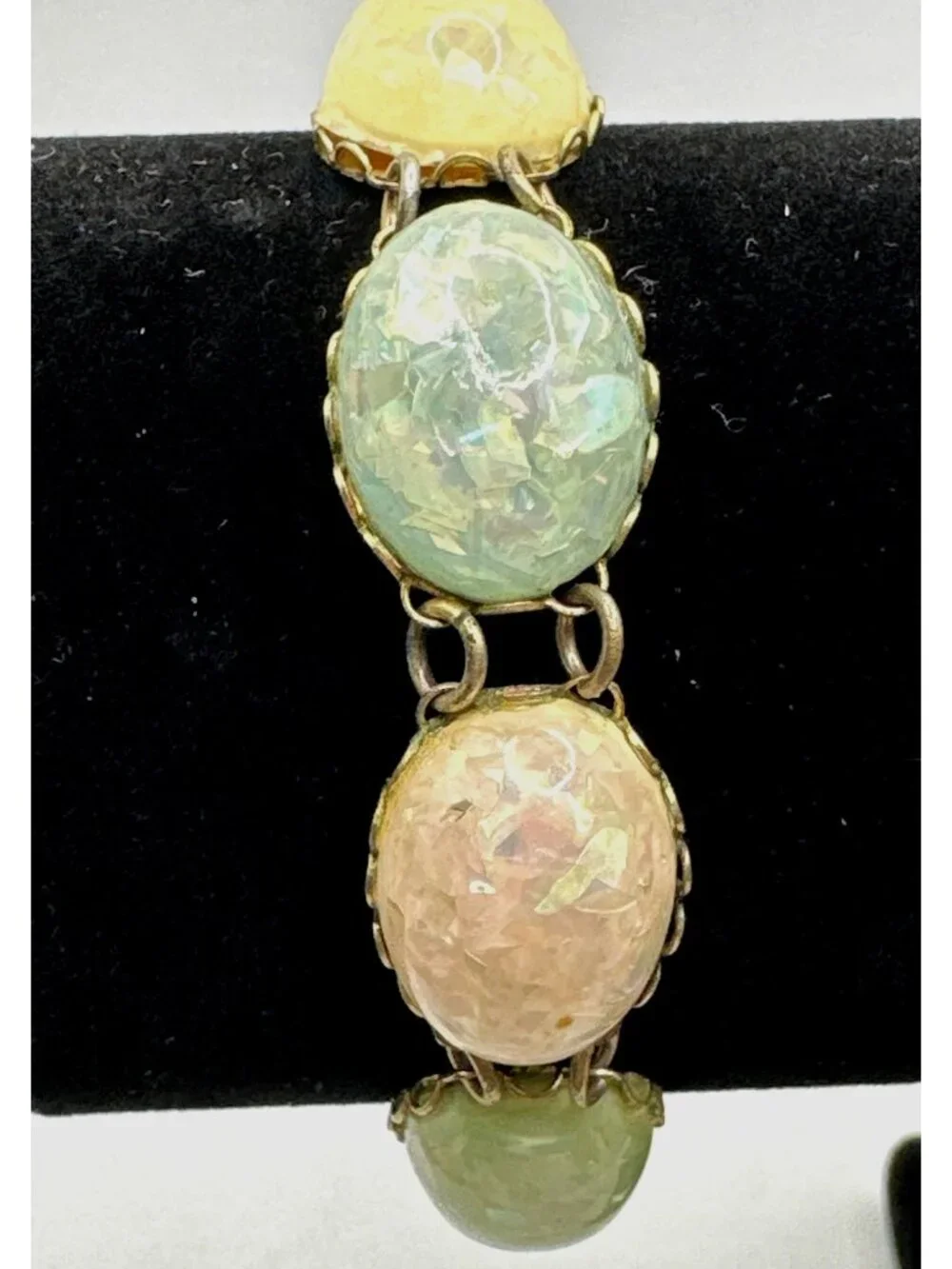 CORO Pegasus Confetti Bracelet Cabochon Pastel Lucite Vintage Gran Retro Dainty - Picture 3 of 15